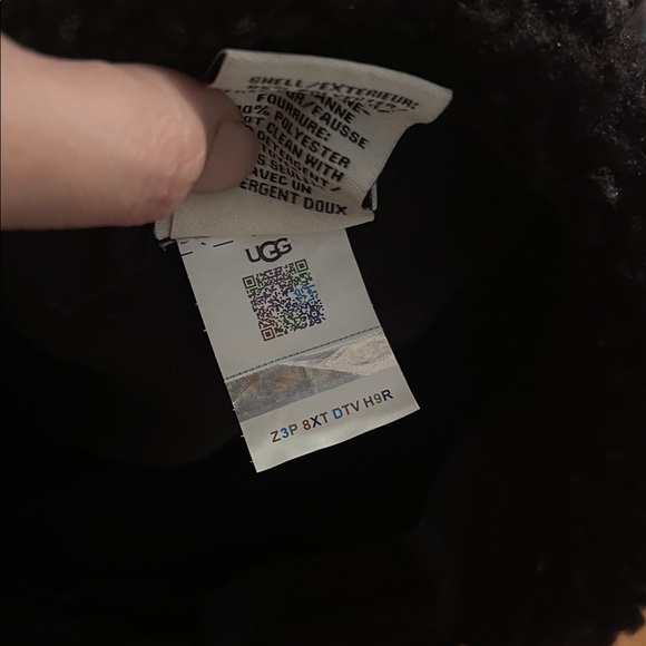 UGG Wool Blend Cap Hat With Sherpa Earflap Black Trapper Mens Size S/M New - Picture 10 of 13